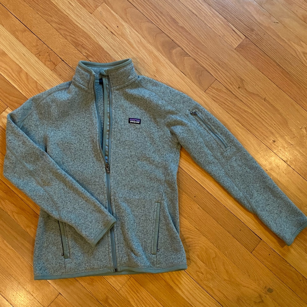 Like new Patagonia zip up.